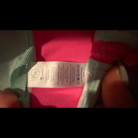 Pink sweatshirt - ivivva - Picture 2 of 3